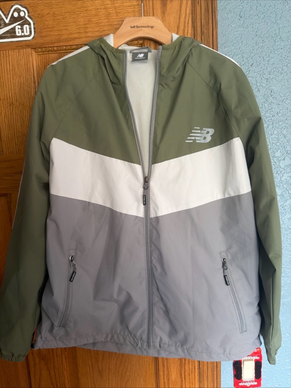 New Balance Men’s Olive/White/Gray Windbreaker Jacket Medium